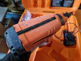 Paslode Cordless Angled Bradder IM250A Li 16GA