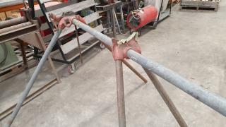 Ridged Chain Vice Stand
