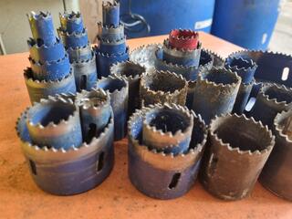 32x Assorted Hole Cutters